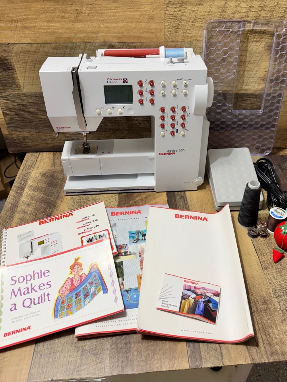 Bernina Activa 230 Sewing Machine with accessories - Excellent Condition